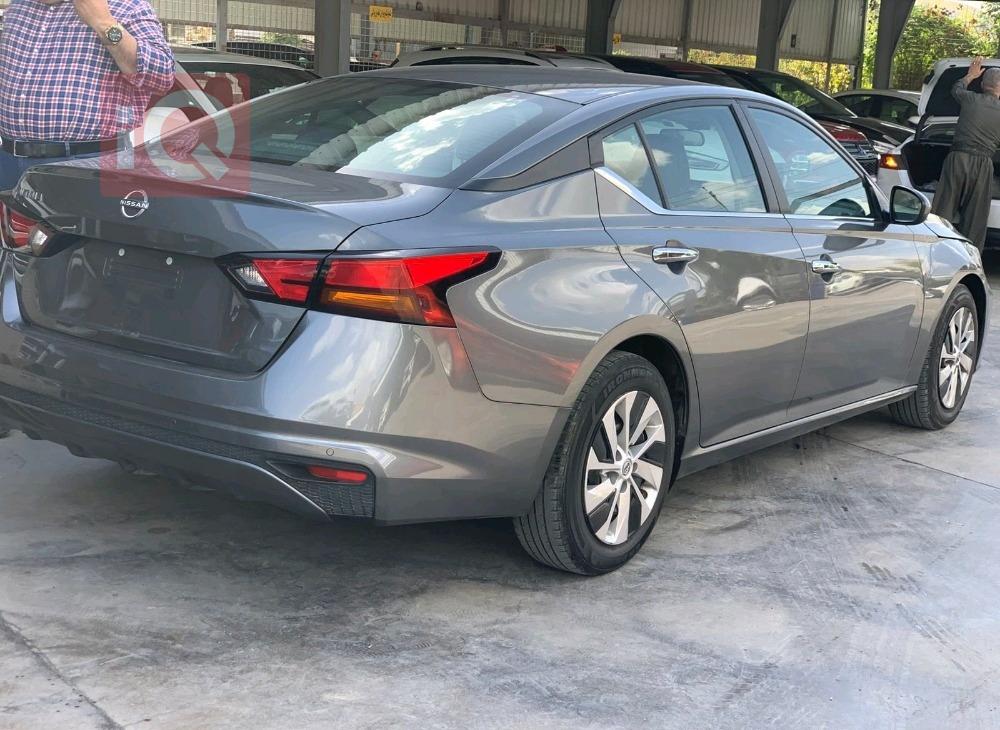 نيسان ألتيما